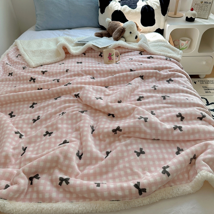 91家纺网 家纺一手货源 找家纺 萝莉家纺 2024秋冬新款多功能加厚牛奶绒羊羔绒多功能毛毯 恬梦粉黑