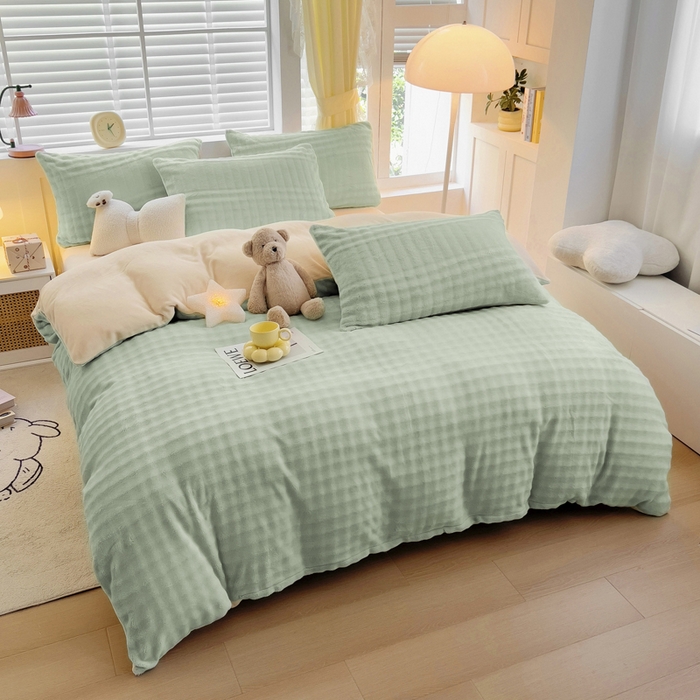 91家纺网 家纺一手货源 找家纺 琪琪阁家纺 2024新款牛奶绒泡泡绒四件套 抹茶绿