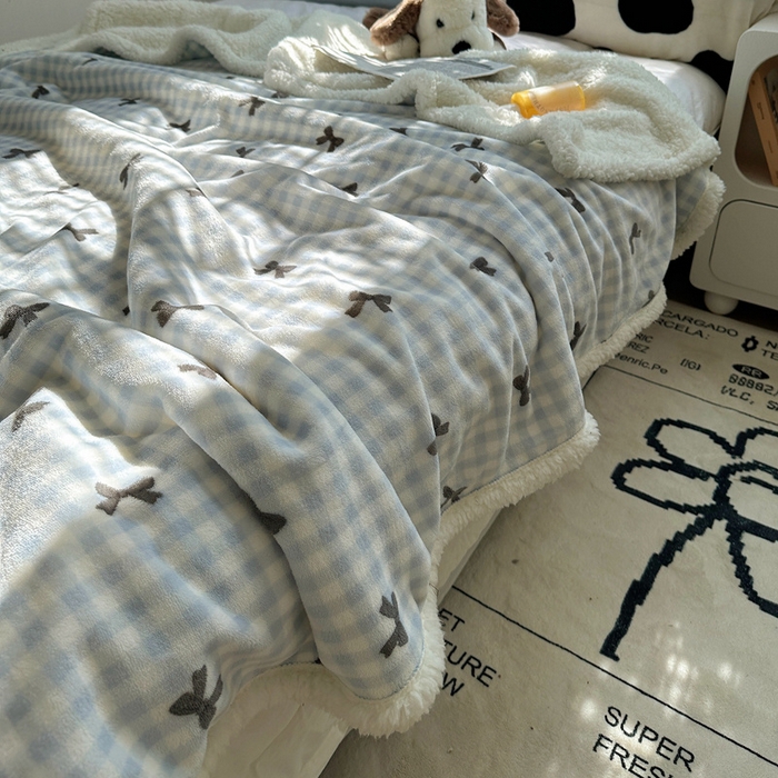 91家纺网 家纺一手货源 找家纺 萝莉家纺 2024秋冬新款多功能加厚牛奶绒羊羔绒多功能毛毯 恬梦蓝黑