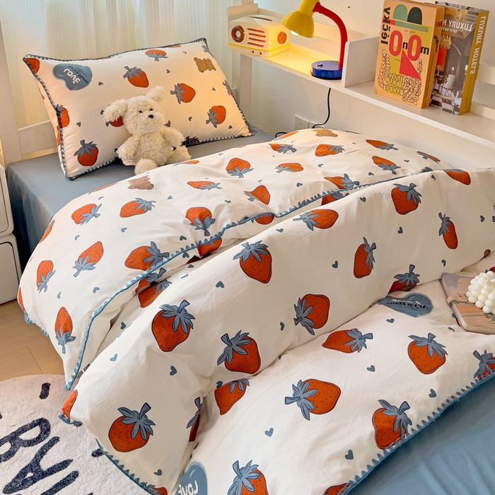 91家纺网 家纺一手货源 找家纺 贝扬思家纺 2024新款贝壳绣水洗双层纱系列-8月新品（学生三件套） 莓天开心