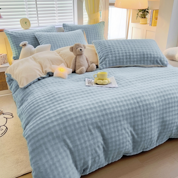 91家纺网 家纺一手货源 找家纺 琪琪阁家纺 2024新款牛奶绒泡泡绒单被套 雾霾蓝