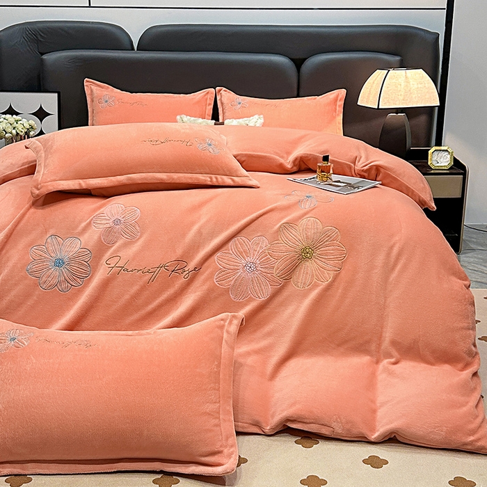 91家纺网 家纺一手货源 找家纺 陌乘坊家纺 2024新款牛奶绒刺绣四件套-倾城系列 倾城-爱玛橙