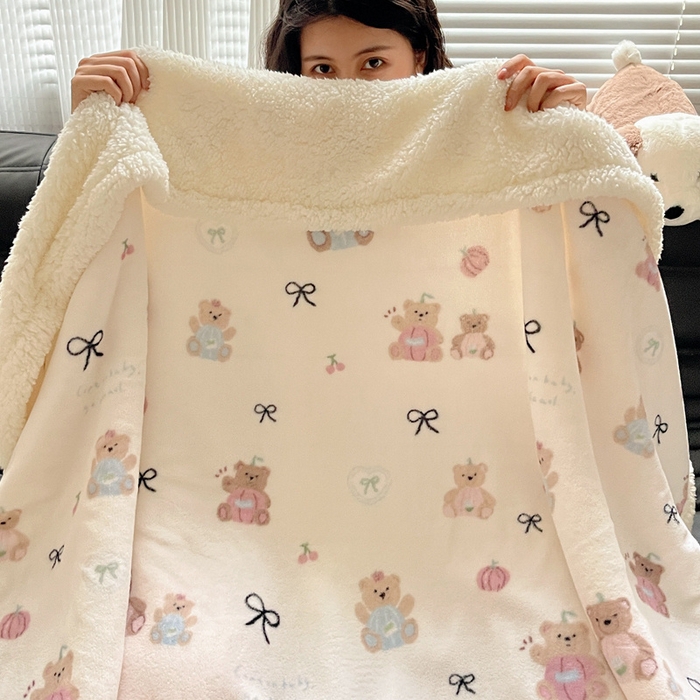 91家纺网 家纺一手货源 找家纺 萝莉家纺 2024秋冬新款多功能加厚牛奶绒羊羔绒多功能毛毯 樱桃熊