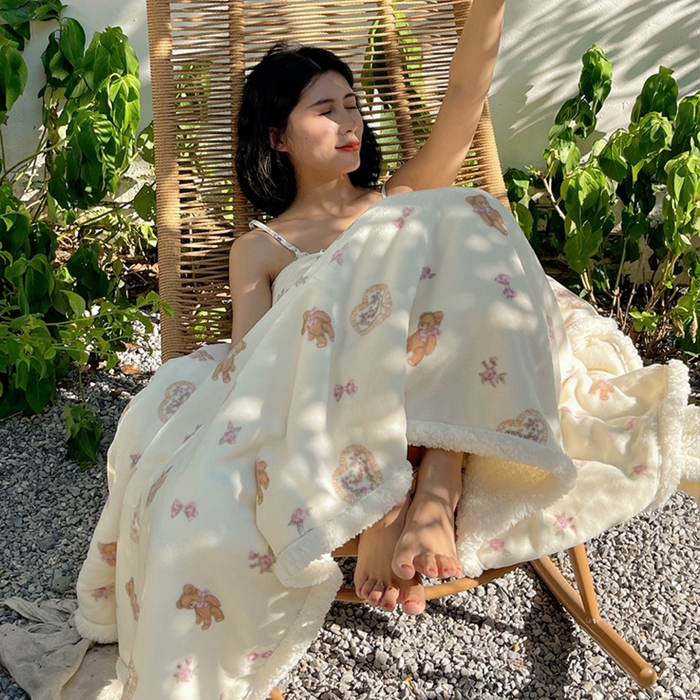 91家纺网 家纺一手货源 找家纺 萝莉家纺 2024秋冬新款多功能加厚牛奶绒羊羔绒多功能毛毯 花束熊