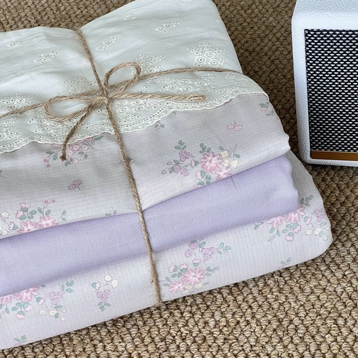 91家纺网 家纺一手货源 找家纺 2024新款全棉印花双层纱四件套--蕾丝花边款 花之棠