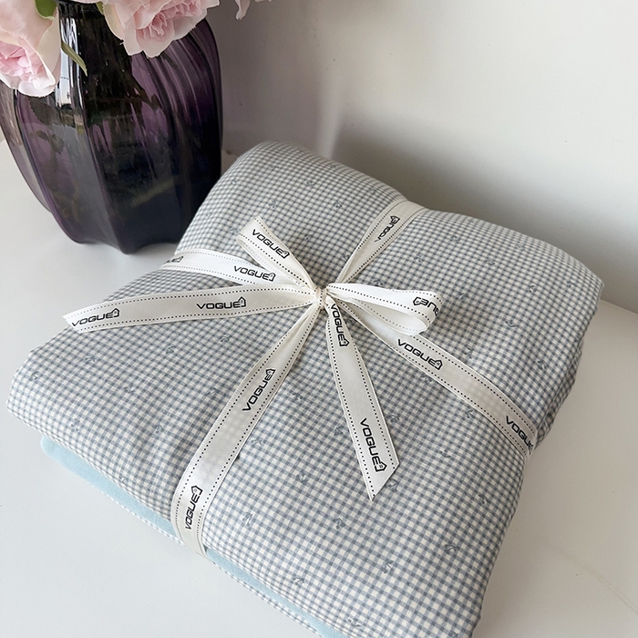 91家纺网 家纺一手货源 找家纺 麦伦家居 2024春夏新品全棉有氧双层纱印花系列四件套（叠拍图） 樱桃小格蓝