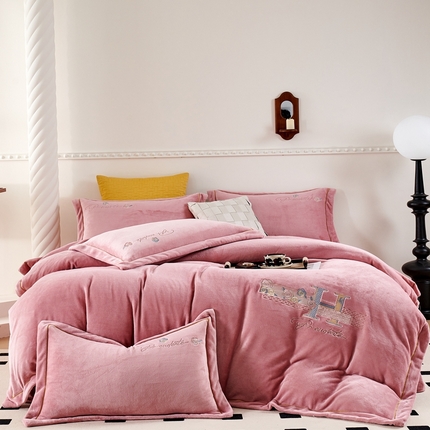 91家纺网 家纺一手货源 找家纺 （总）昊翔2024新款牛奶绒刺绣四件套