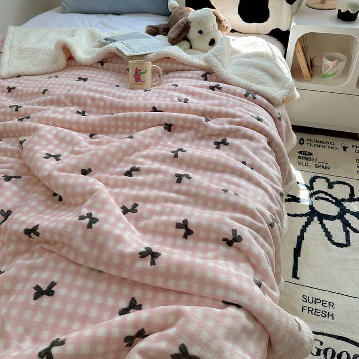 91家纺网 家纺一手货源 找家纺 萝莉家纺 2024秋冬新款多功能加厚牛奶绒羊羔绒多功能毛毯 恬梦粉黑