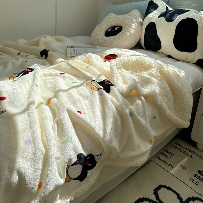 91家纺网 家纺一手货源 找家纺 萝莉家纺 2024秋冬新款多功能加厚牛奶绒羊羔绒多功能毛毯 小企鹅