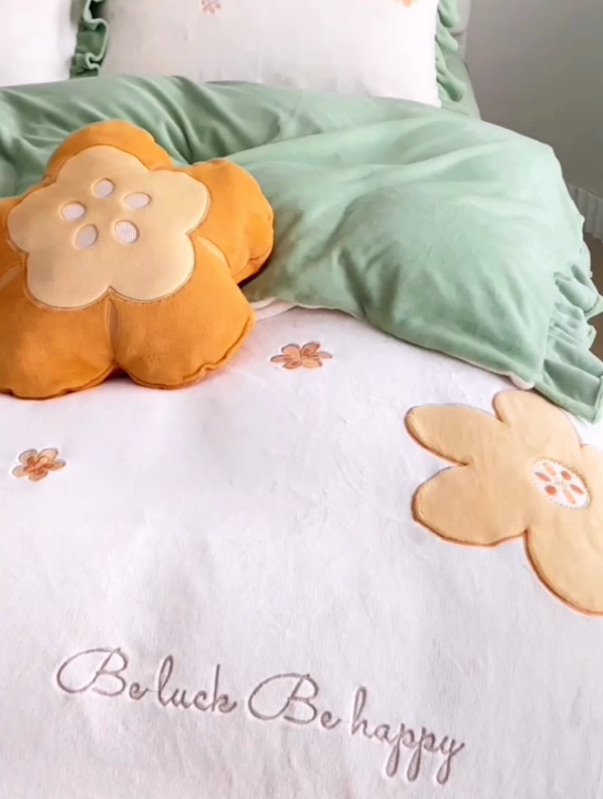 91家纺网 家纺一手货源 找家纺 绒梦里 2024新款加厚韩版贴布绣花牛奶绒-梦之花系列 梦之花-青春绿