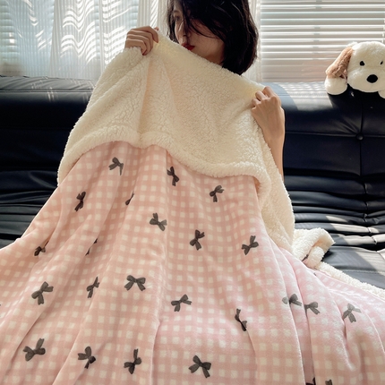 91家纺网 家纺一手货源 找家纺 萝莉家纺 2024秋冬新款多功能加厚牛奶绒羊羔绒多功能毛毯 恬梦粉黑