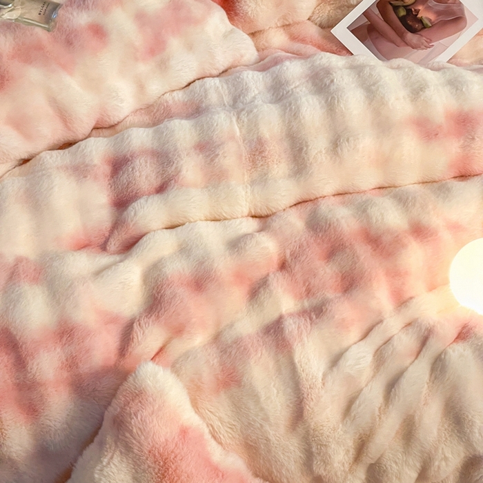 91家纺网 家纺一手货源 找家纺 星座家纺 2025新款大泡泡兔兔绒四件套-场景2 樱花粉