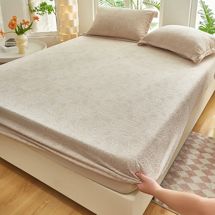云玲时尚 2025新款纯色雕花绒牛奶绒床笠床罩床垫套 雕花花沫 米灰
