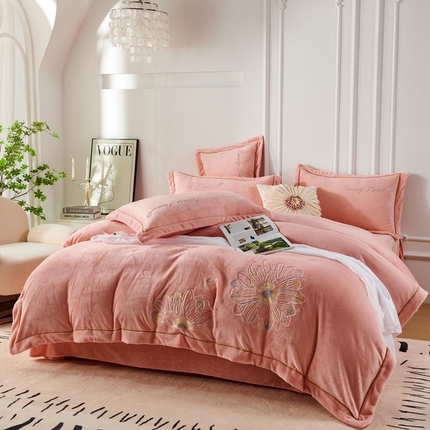 91家纺网 家纺一手货源 找家纺 （总）昊翔2024新款牛奶绒刺绣四件套