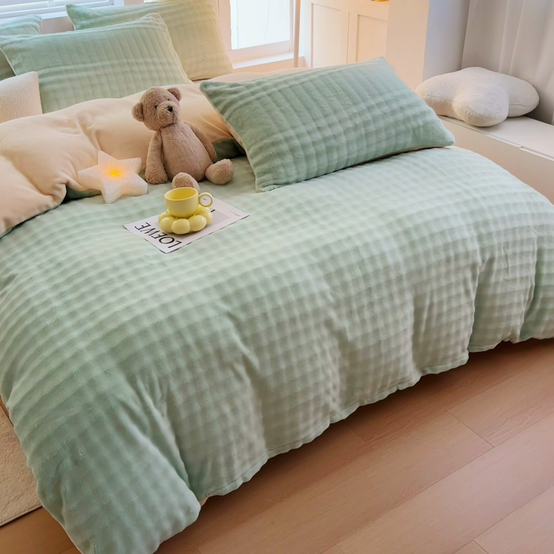 91家纺网 家纺一手货源 找家纺 琪琪阁家纺 2024新款牛奶绒泡泡绒单被套 抹茶绿