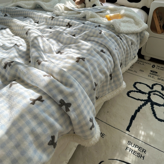 91家纺网 家纺一手货源 找家纺 萝莉家纺 2024秋冬新款多功能加厚牛奶绒羊羔绒多功能毛毯 恬梦蓝黑