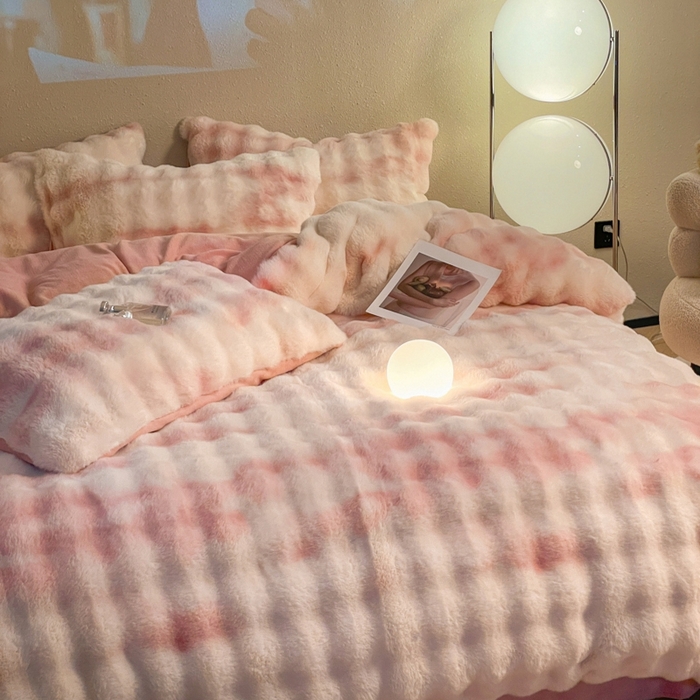 91家纺网 家纺一手货源 找家纺 星座家纺 2025新款大泡泡兔兔绒四件套-场景2 樱花粉