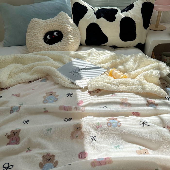 91家纺网 家纺一手货源 找家纺 萝莉家纺 2024秋冬新款多功能加厚牛奶绒羊羔绒多功能毛毯 樱桃熊