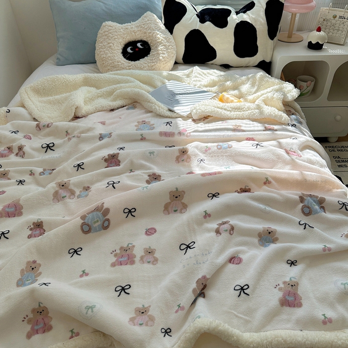 91家纺网 家纺一手货源 找家纺 萝莉家纺 2024秋冬新款多功能加厚牛奶绒羊羔绒多功能毛毯 樱桃熊