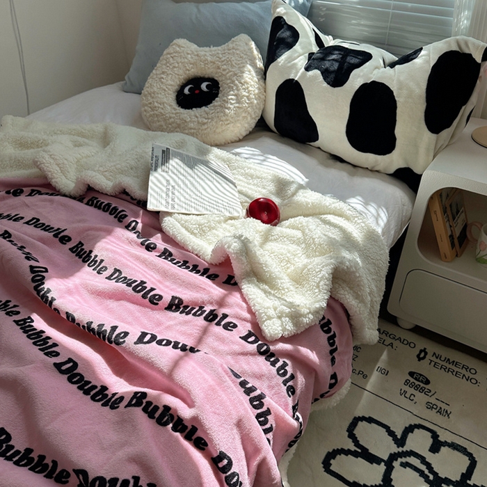 91家纺网 家纺一手货源 找家纺 萝莉家纺 2024秋冬新款多功能加厚牛奶绒羊羔绒多功能毛毯 快乐字母