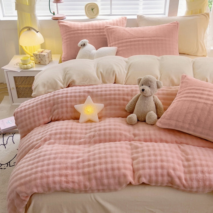 91家纺网 家纺一手货源 找家纺 琪琪阁家纺 2024新款牛奶绒泡泡绒单被套 樱花粉