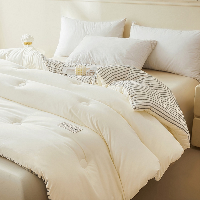 91家纺网 家纺一手货源 找家纺 荔禾家居 2024新款A类素色条纹双拼大豆被子被芯 条纹-珍珠白