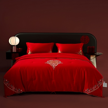 91家纺网 家纺一手货源 找家纺 薇玛仕 2025新款60支纯棉大红色绣花款婚庆桑蚕丝被子子母被 双喜临门