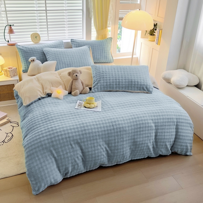 91家纺网 家纺一手货源 找家纺 琪琪阁家纺 2024新款牛奶绒泡泡绒四件套 雾霾蓝