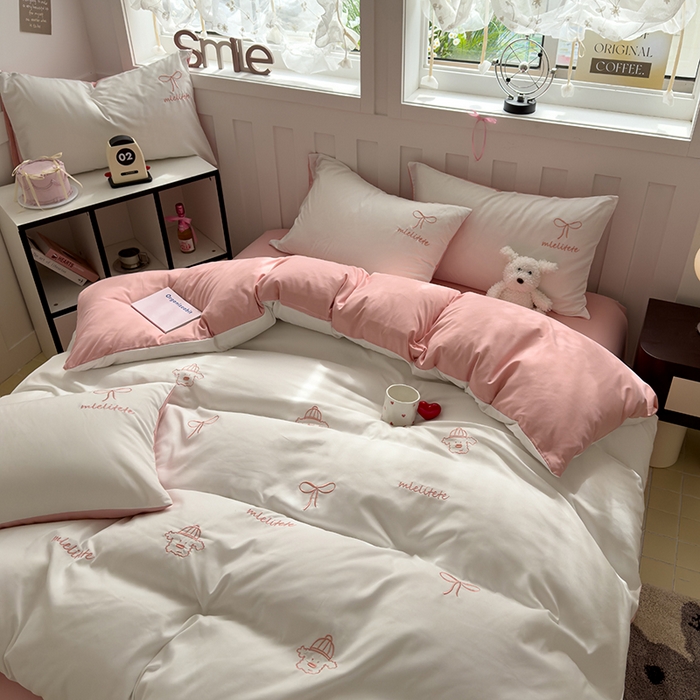 91家纺网 家纺一手货源 找家纺 曼谷 帽子狗刺绣四件套磨毛床上用品水洗棉三件套件 帽子狗-米白粉