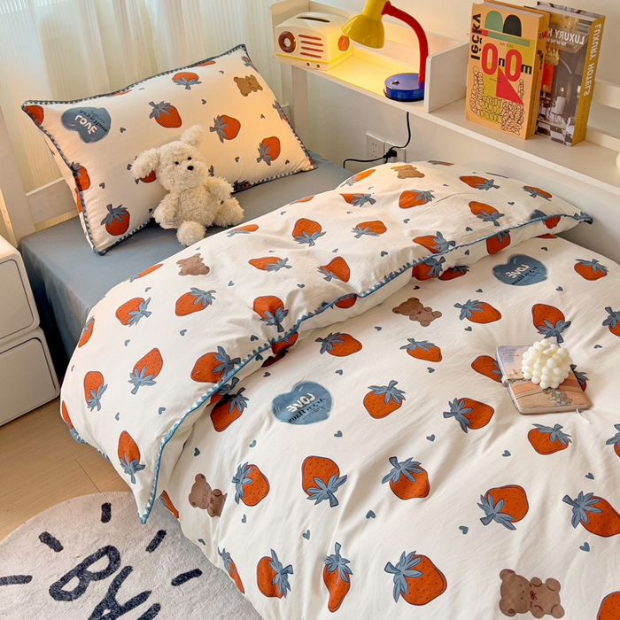 91家纺网 家纺一手货源 找家纺 贝扬思家纺 2024新款贝壳绣水洗双层纱系列-8月新品（学生三件套） 莓天开心