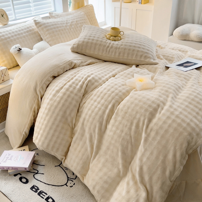 91家纺网 家纺一手货源 找家纺 琪琪阁家纺 2024新款牛奶绒泡泡绒单被套 奶油白