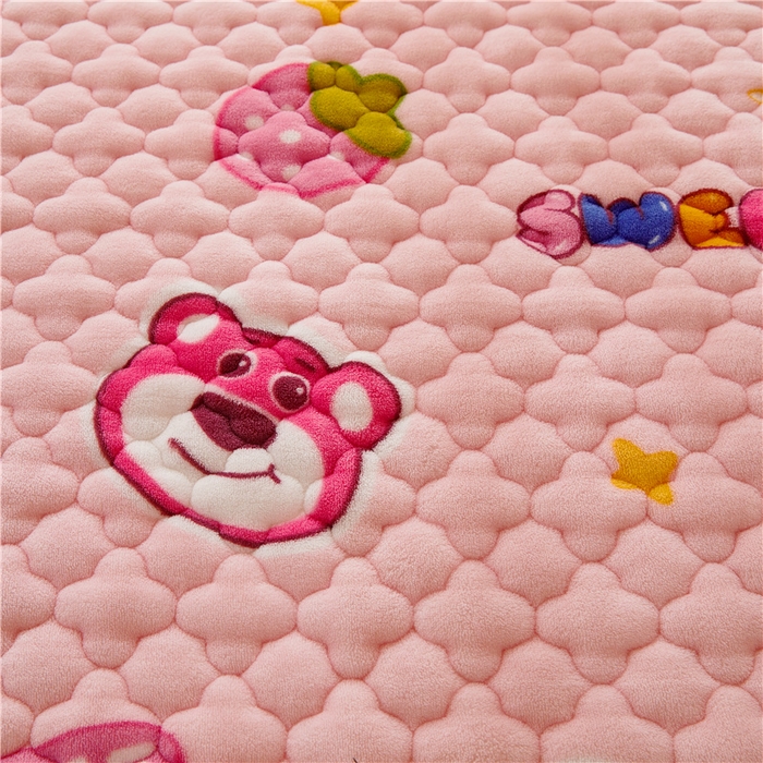 91家纺网 家纺一手货源 找家纺 喜居 2024新款A类加厚牛奶绒床褥子学生床垫子薄床垫床褥垫 草莓熊