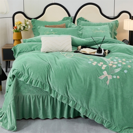 91家纺网 家纺一手货源 找家纺 （总）卡迪亚家纺 2024新款宝宝绒绣花床盖款四件套-铃兰花