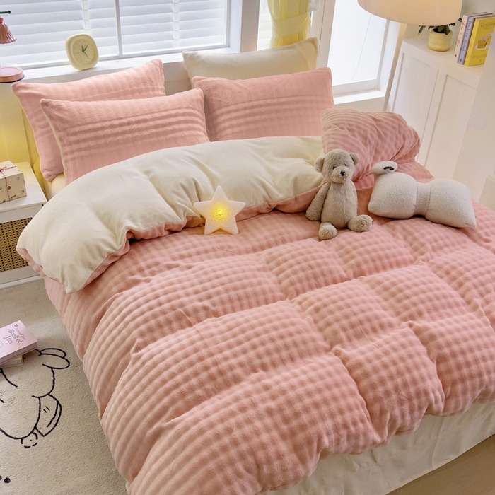 91家纺网 家纺一手货源 找家纺 琪琪阁家纺 2024新款牛奶绒泡泡绒四件套 樱花粉