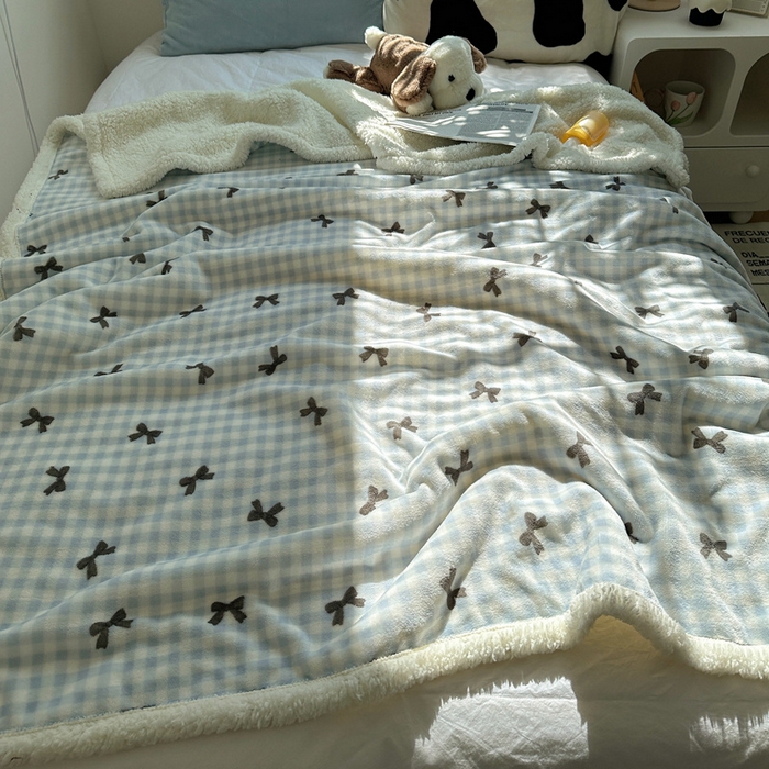 91家纺网 家纺一手货源 找家纺 萝莉家纺 2024秋冬新款多功能加厚牛奶绒羊羔绒多功能毛毯 恬梦蓝黑