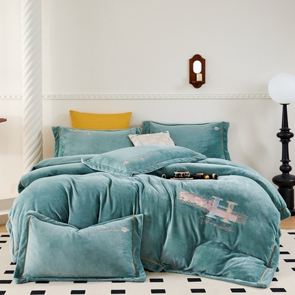 91家纺网 家纺一手货源 找家纺 （总）昊翔2024新款牛奶绒刺绣四件套