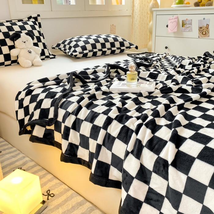 91家纺网 家纺一手货源 找家纺 楠沐家纺 2025新款双面牛奶绒多功能印花毛毯 棋盘格