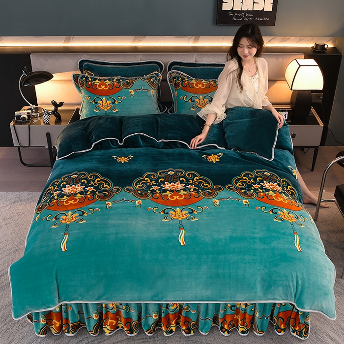 91家纺网 家纺一手货源 找家纺 曼尼家纺2025高克重直播印花床裙款法莱绒金貂珊瑚绒牛奶绒四件套 穿越浪漫