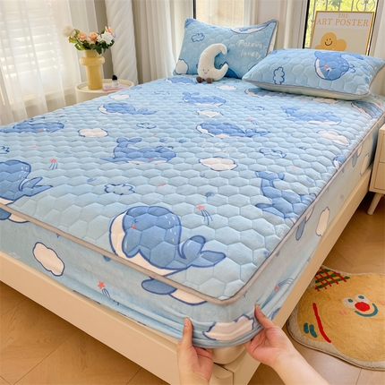 伊人坊 2024新款牛奶绒印花大豆夹棉床笠 蓝色小鲸