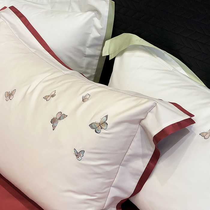 91家纺网 家纺一手货源 找家纺 黑白森林 2024新款50X50S刺绣系列四件套-薇尔花园 薇尔花园-红