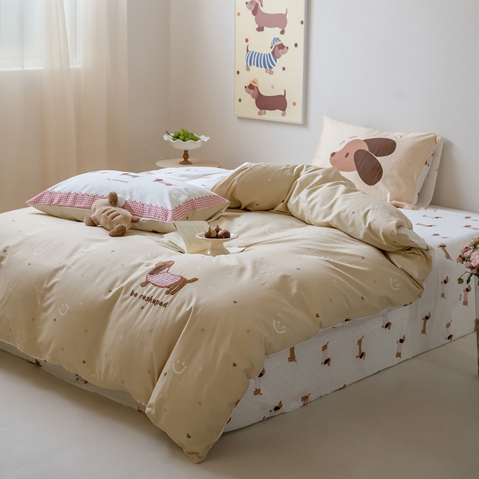 91家纺网 家纺一手货源 找家纺 窝米2024毛巾绣x数码 13370全棉撞色卡通系列四件套 腊肠狗