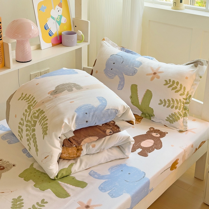 91家纺网 家纺一手货源 找家纺 楠沐家纺 2025新款亲肤芦荟棉印花学生宿舍上下铺四件套三件套 快乐玩伴