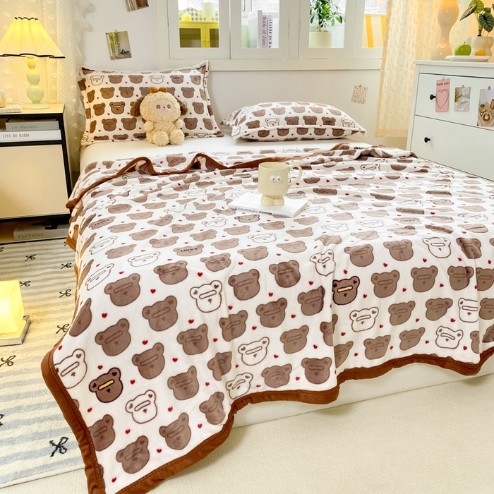 91家纺网 家纺一手货源 找家纺 楠沐家纺 2025新款双面牛奶绒多功能印花毛毯 小熊仔