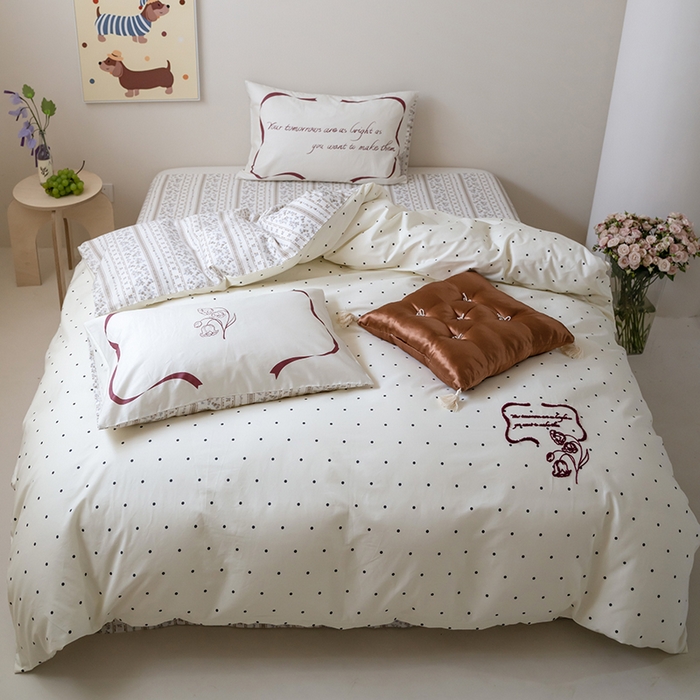 91家纺网 家纺一手货源 找家纺 窝米2024毛巾绣x数码 13370全棉撞色卡通系列四件套 铃兰