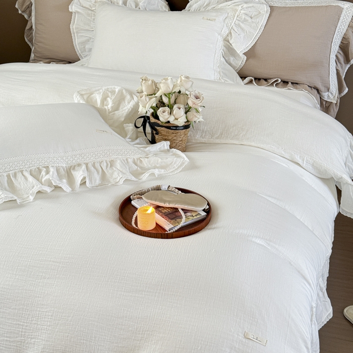 91家纺网 家纺一手货源 找家纺 玛奇朵 2024新款皱皱纱法式慵懒风奶芙蕾丝系列四件套 奶芙蕾丝-月白