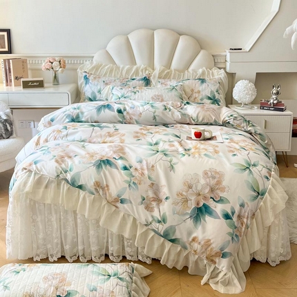 91家纺网 家纺一手货源 找家纺 2025新款法式油画风田园花卉长绒磨毛棉床裙四件套 漫步云端(绿