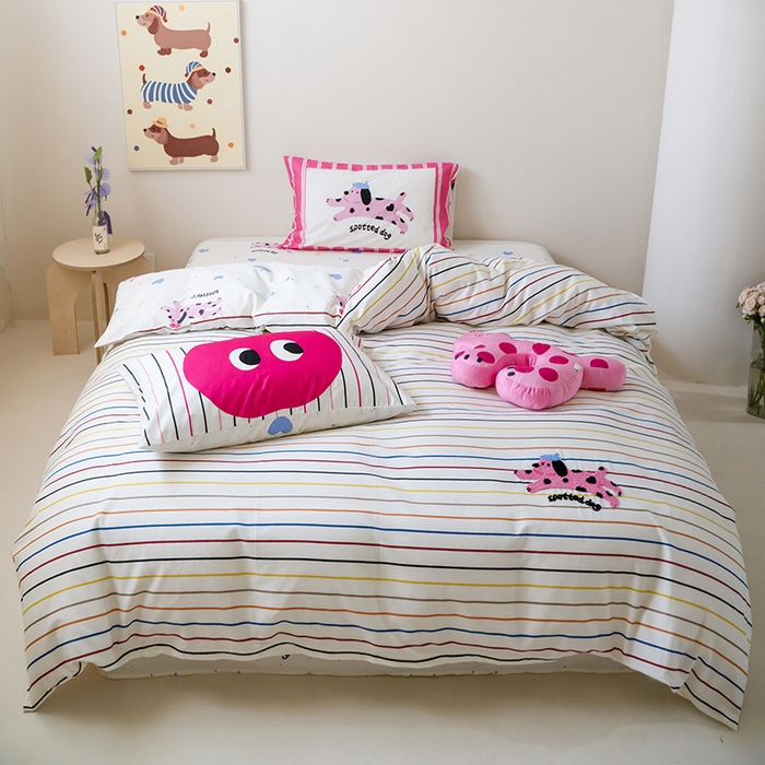 91家纺网 家纺一手货源 找家纺 窝米2024毛巾绣x数码 13370全棉撞色卡通系列四件套 蓝心狗