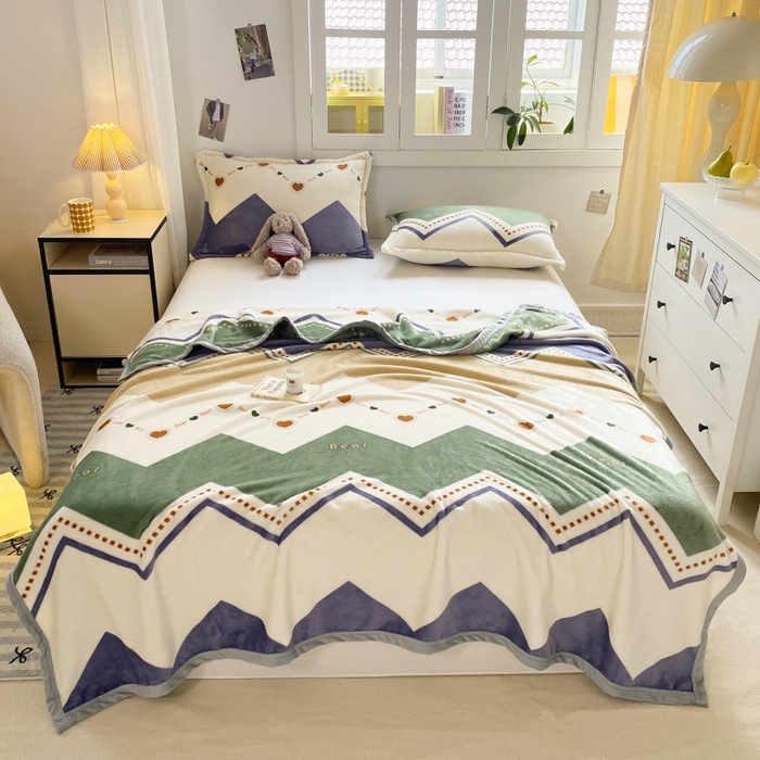 91家纺网 家纺一手货源 找家纺 楠沐家纺 2025新款双面牛奶绒多功能印花毛毯 波浪爱心