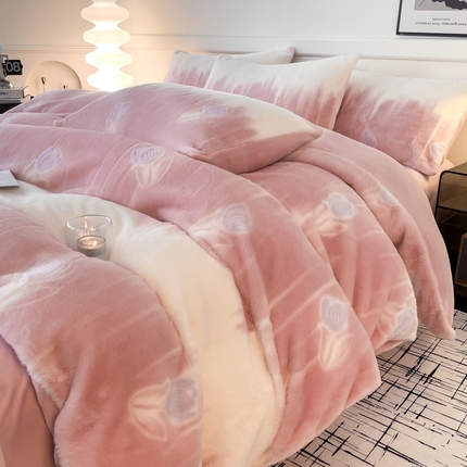 91家纺网 家纺一手货源 找家纺 （总）子曰 2024新款兔绒牛奶绒烂花四件套