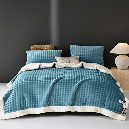 91家纺网 家纺一手货源 找家纺 网客家纺 2024新款雕花绒泡泡绒羊羔绒毛毯 海盐蓝